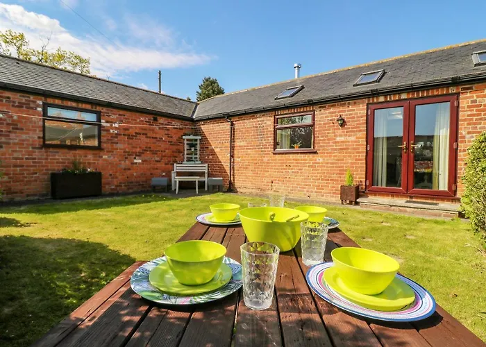 1 Pines Farm Cottages